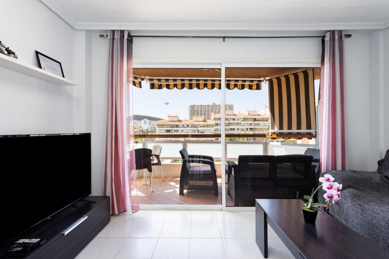Black And White Apartment Free Wifi 로스크리스티아노스 외부 사진