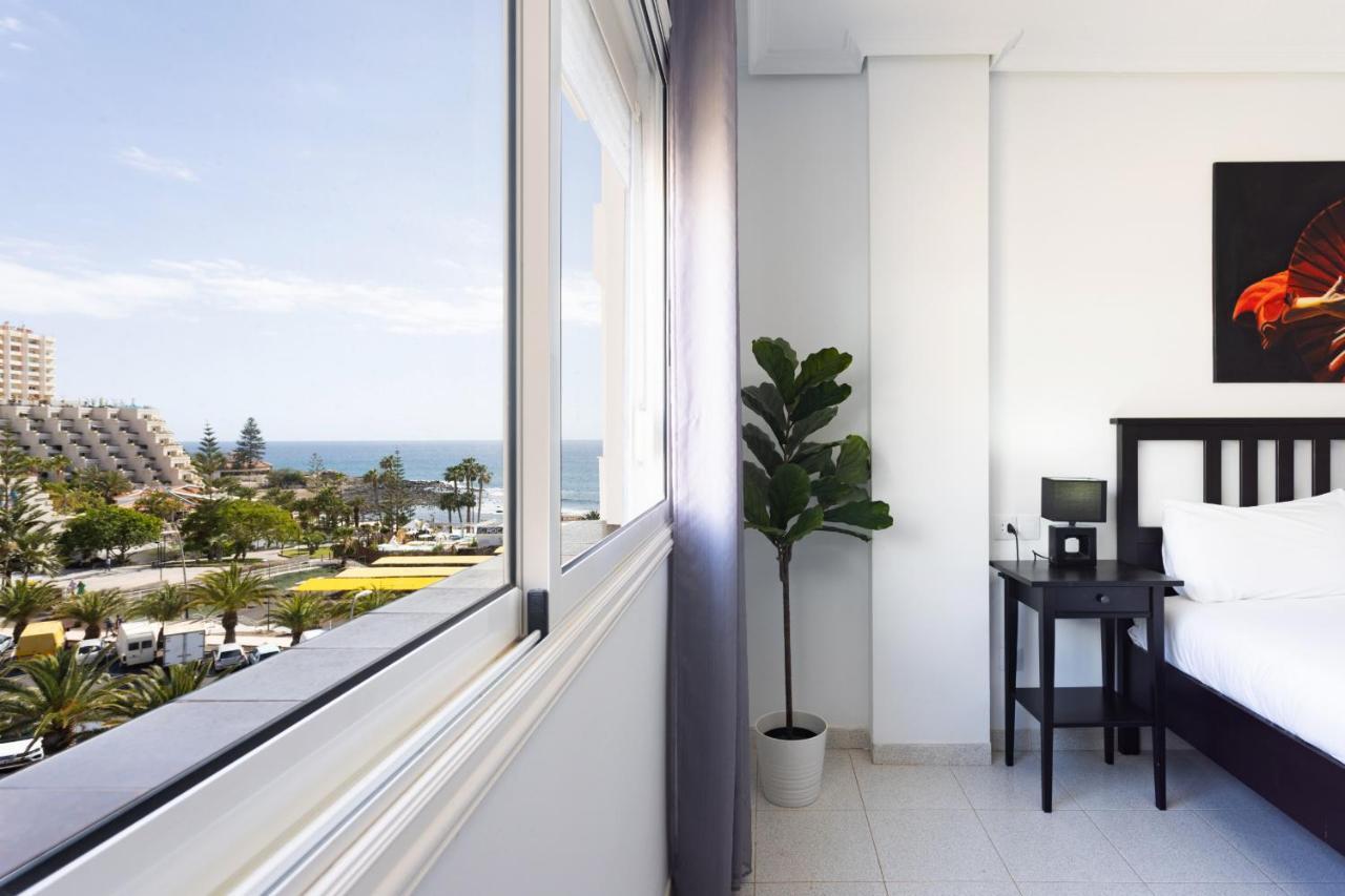 Black And White Apartment Free Wifi 로스크리스티아노스 외부 사진
