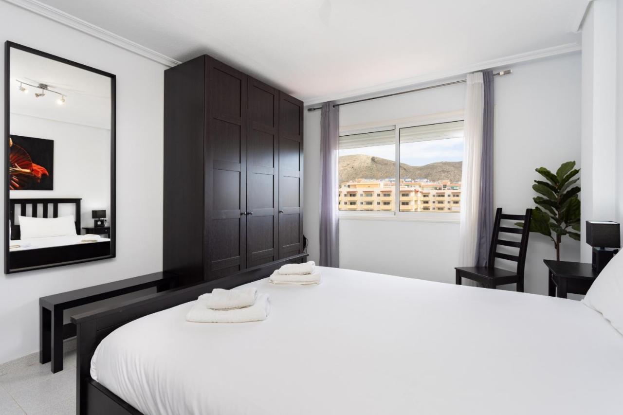 Black And White Apartment Free Wifi 로스크리스티아노스 외부 사진
